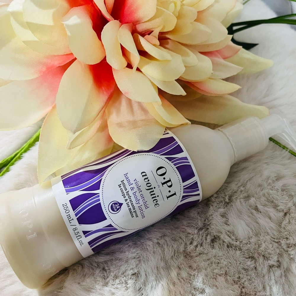 🔥FREE with purchase O.P.I violet orchid hand & body lotion